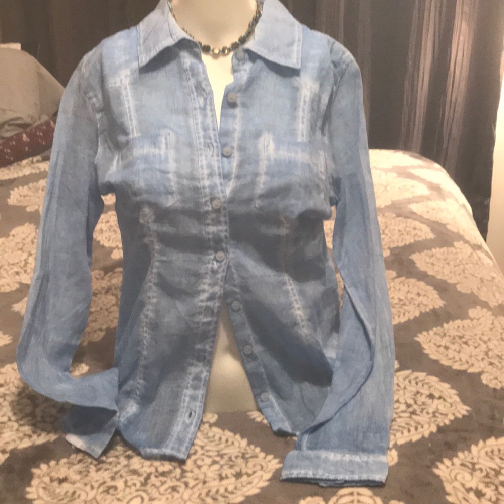 Women’s size (medium) sheer blue springtime top.🌸